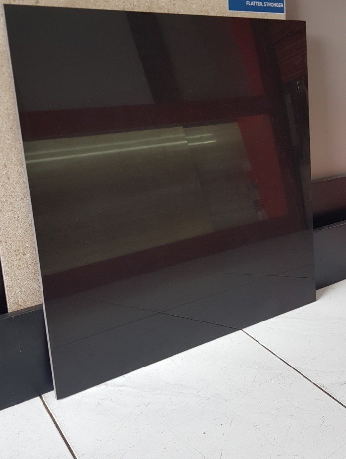 TERMURAH GRANIT 60 X 60 HITAM POLOS GLOSSY KILAP - Image 3