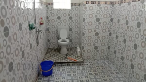 TERMURAH PEMBERSIH KERAK KERAMIK KAMAR MANDI / CLEANING KAMAR MANDI - Image 3